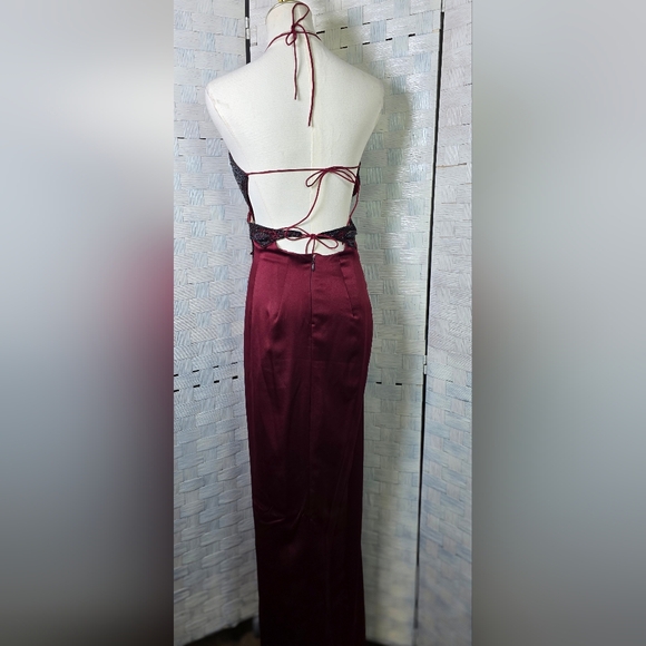 90's VNTG. CACHE Burgundy Backless Butterfly Halter Gown With Wrap - Picture 4 of 9